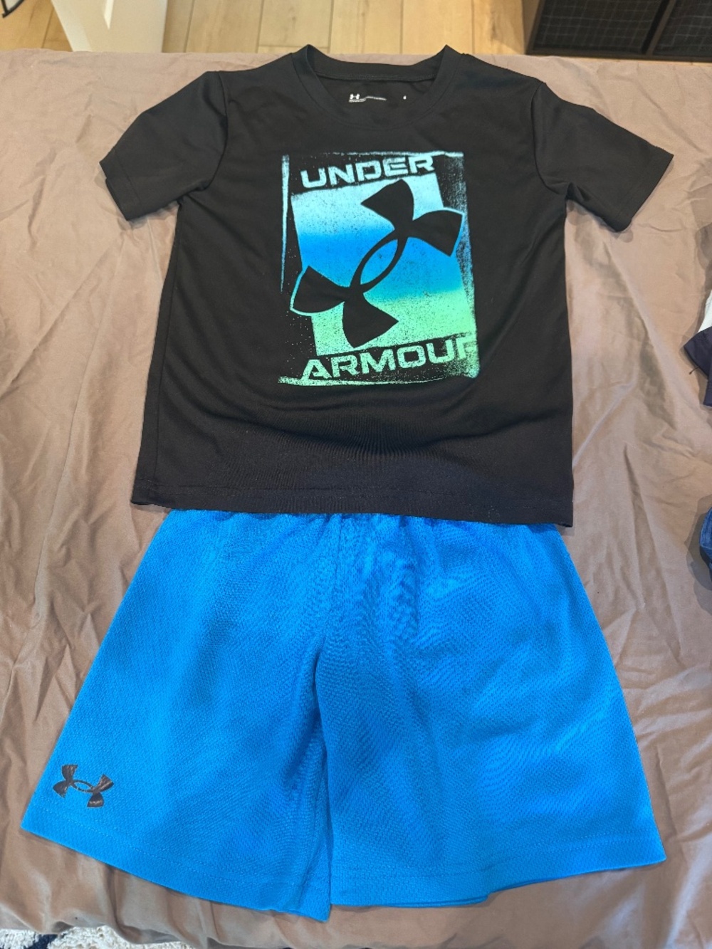 5 Under Armour summer sets boys size 6.